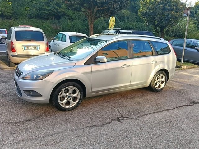 Ford Focus 1.6 TDCi (110CV) SW Tit. DPF euro 5/a - foto 3 di 4