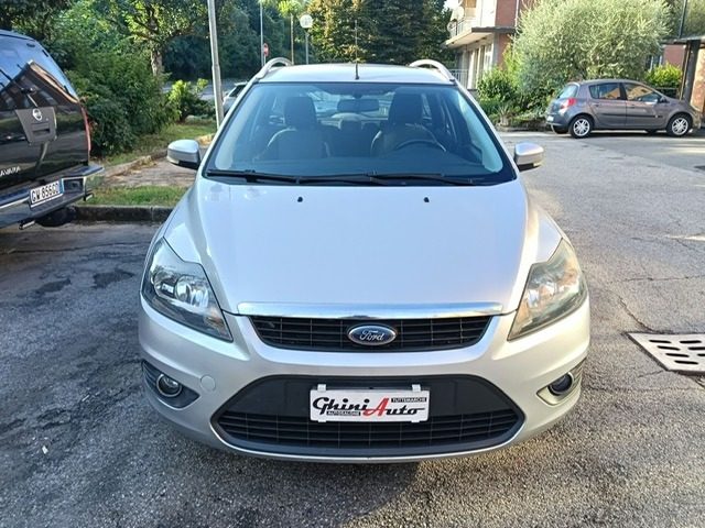Ford Focus 1.6 TDCi (110CV) SW Tit. DPF euro 5/a - foto 2 di 4