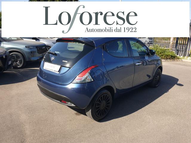 Lancia Ypsilon 1.0 FireFly 5 porte S&S Hybrid Silver - foto 3 di 4