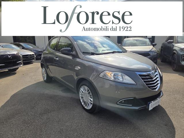 Lancia Ypsilon 0.9 TwinAir 85 CV 5 porte S&S Gold, del 2011, 64.100 km, in vendita a Taranto (TA)