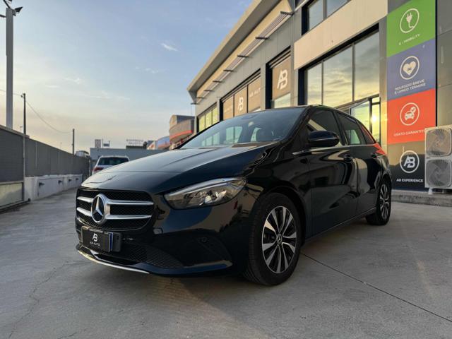 Mercedes-Benz B 180 d Sport usato a MELPIGNANO