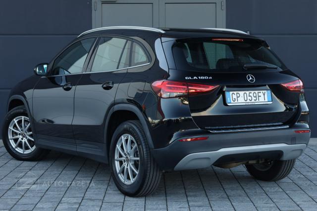 Mercedes-Benz GLA 180 d Automatic Business - foto 4 di 76