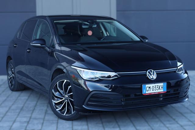 Volkswagen Golf 1.5 eTSI 130 CV EVO ACT DSG Life usato a CAORSO