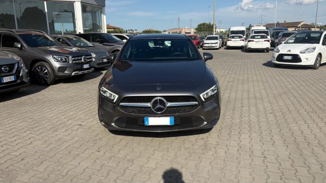Mercedes-Benz A 250 e Automatic EQ-Power Business Extra OK NEOP. usato a MONTE SAN SAVINO
