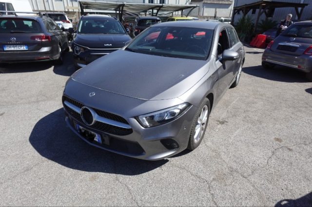 Mercedes-Benz A 250 e Automatic EQ-Power Business Extra OK NEOP. usato a MONTE SAN SAVINO