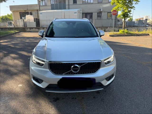 Volvo XC40 D3 Geartronic Momentum - foto 2 di 4