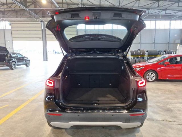 Mercedes-Benz GLA 200 d Automatic Business Extra **IVA ESPOSTA** - foto 4 di 4