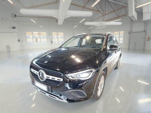 Mercedes-Benz GLA 200 d Automatic Business Extra **IVA ESPOSTA** usato a MONTE SAN SAVINO