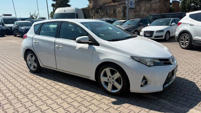 Toyota Auris 2.0 D-4D Lounge IDONEA NEOPATENTATI - foto 3 di 4
