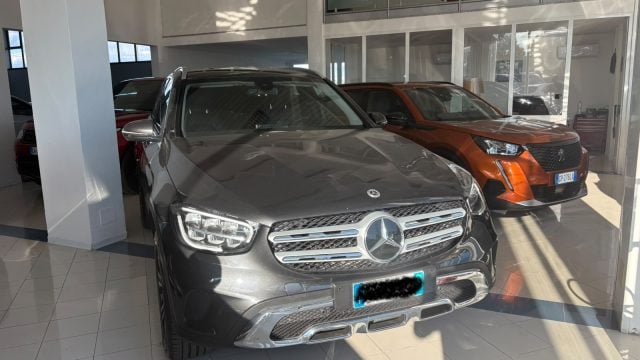 Mercedes-Benz GLC 300 e 4Matic Plug-in hybrid Business Extra - foto 3 di 4