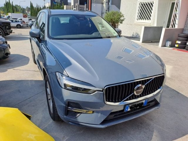 Volvo XC60 B4 (d) AWD AUTO MOMENTUM N1 *NETTO IVA*, del 2022, 81.000 km, in vendita a Monte San Savino (AR)