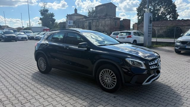 Mercedes-Benz GLA 200 d Sport UNICO PROPRIETARIO - foto 2 di 4