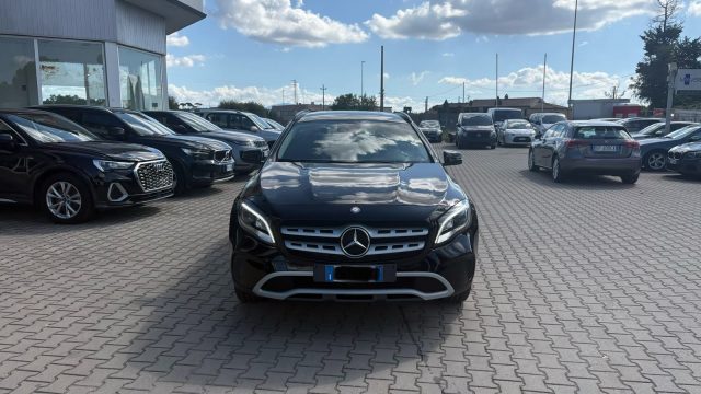 Mercedes-Benz GLA 200 d Sport UNICO PROPRIETARIO, del 2017, 149.000 km, in vendita a Monte San Savino (AR)