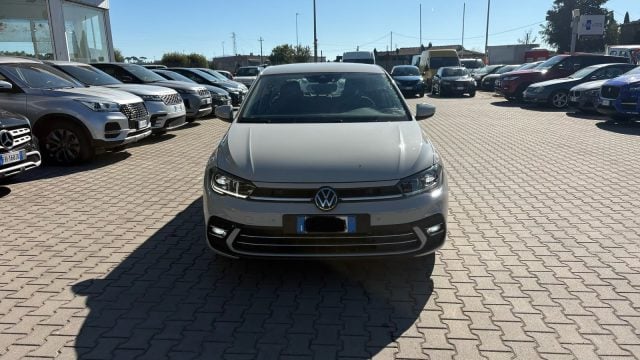 Volkswagen Polo 1.0 TSI Style IDONEA NEOPATENTATI, del 2023, 73.000 km, in vendita a Monte San Savino (AR)