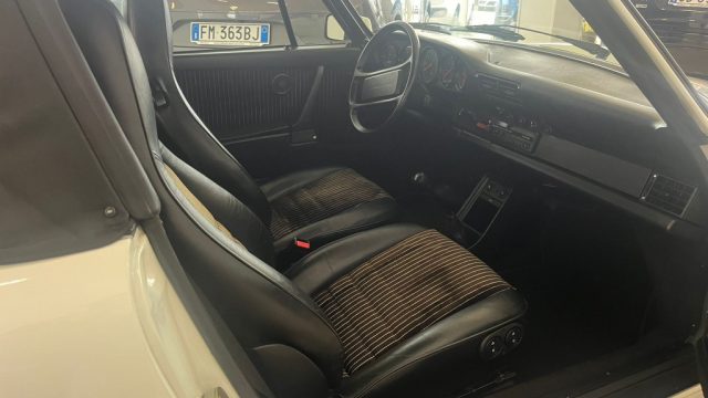 Porsche 911 Carrera 3.2 Cabriolet, del 1987, 188.000 km, in vendita a Monte San Savino (AR)