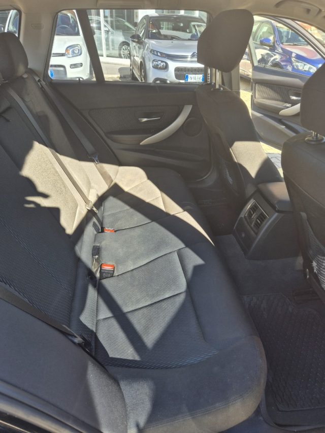 BMW 318 d Touring Business Advantage aut., del 2016, 180.000 km, in vendita a Monte San Savino (AR)