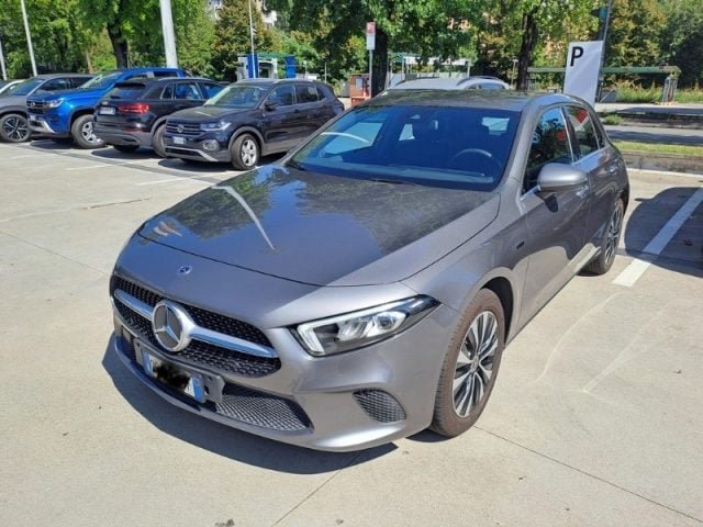Mercedes-Benz A 250 e Automatic EQ-Power Business IVA ESPOSTA, del 2020, 67.000 km, in vendita a Monte San Savino (AR)