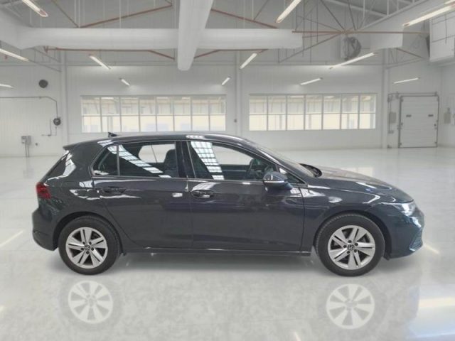 Volkswagen Golf 2.0 TDI DSG SCR Life IVA ESPOSTA - foto 2 di 4
