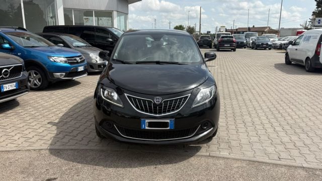 Lancia Ypsilon 1.0 FireFly 5 porte S&S Hybrid Silver Plus OK NEOP, del 2022, 83.000 km, in vendita a Monte San Savino (AR)