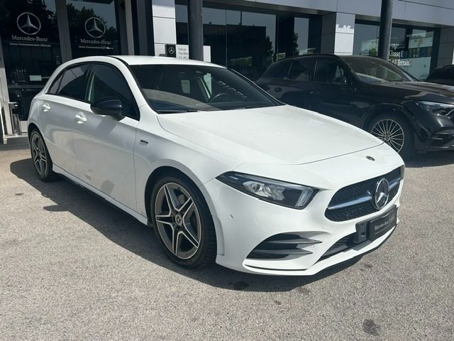 Mercedes-Benz A 180 d Automatic Premium - foto 1 di 4