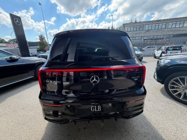 Mercedes-Benz GLB 200 Automatic 4Matic Premium - foto 4 di 4
