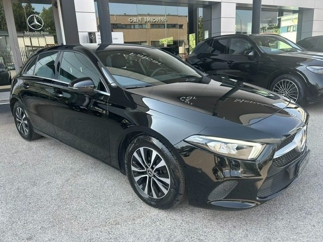 Mercedes-Benz A 180 d Automatic Business Extra - foto 3 di 4