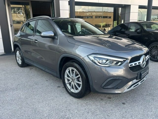 Mercedes-Benz GLA 200 d Automatic Business Extra usato a POTENZA