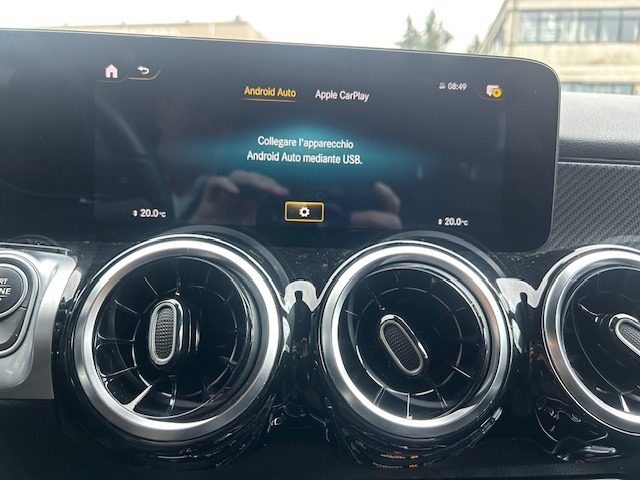 Mercedes-Benz GLB 200 d Automatic AMG Line Premium, del 2024, 25.190 km, in vendita a Potenza (PZ)