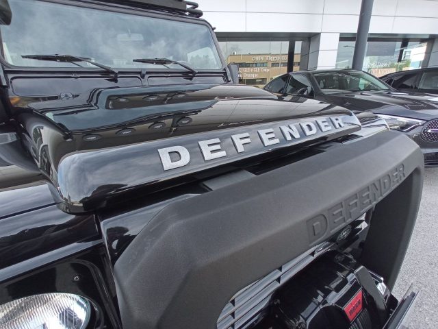 Land Rover Defender 90 2.2 TD4 Station Wagon SE N1, del 2015, 107.005 km, in vendita a Potenza (PZ)