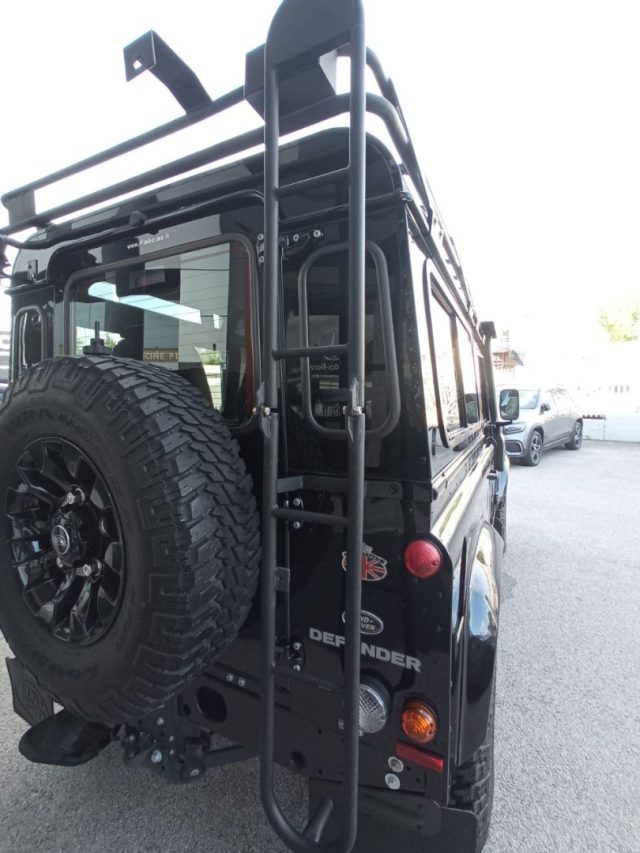 Land Rover Defender 90 2.2 TD4 Station Wagon SE N1 usato a POTENZA