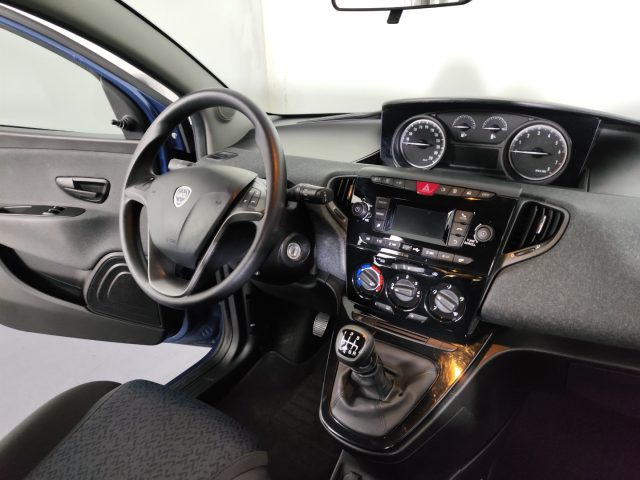 Lancia Ypsilon 1.0 FireFly 5 porte S&S Hybrid Ecochic Silver, del 2022, 48.562 km, in vendita a Paderno Dugnano (MI)