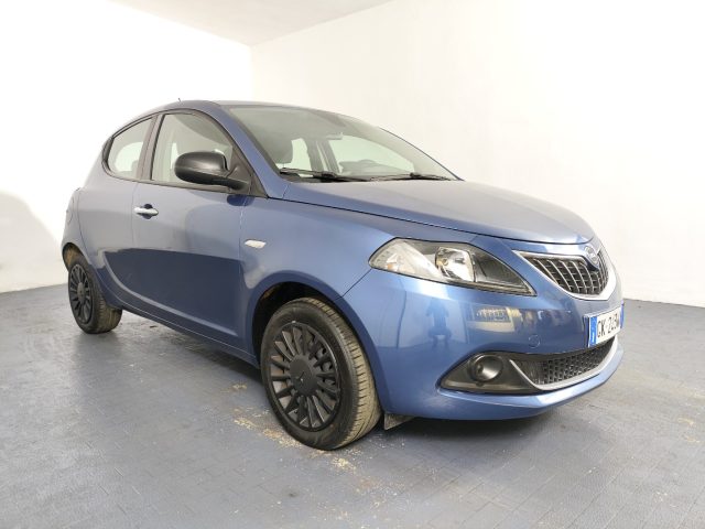 Lancia Ypsilon 1.0 FireFly 5 porte S&S Hybrid Ecochic Silver - foto 4 di 4