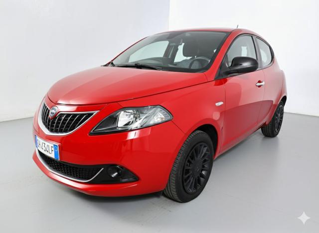 Lancia Ypsilon 1.0 FireFly 5 porte S&S Hybrid Ecochic Silver, del 2021, 74.525 km, in vendita a Paderno Dugnano (MI)