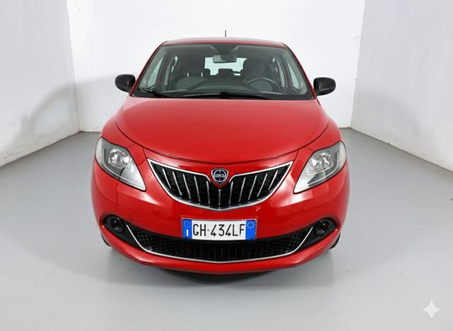 Lancia Ypsilon 1.0 FireFly 5 porte S&S Hybrid Ecochic Silver - foto 2 di 4