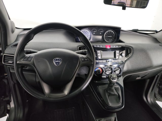 Lancia Ypsilon 1.0 FireFly 5 porte S&S Hybrid Ecochic Silver, del 2022, 61.425 km, in vendita a Paderno Dugnano (MI)