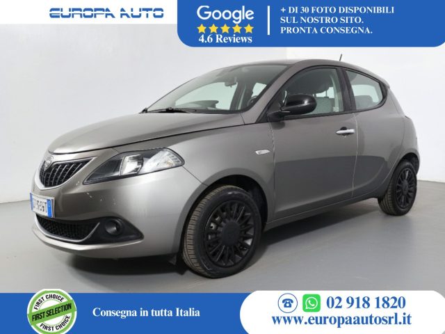 Lancia Ypsilon 1.0 FireFly 5 porte S&S Hybrid Ecochic Silver usato a PADERNO DUGNANO