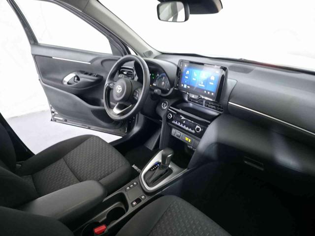 Toyota Yaris Cross 1.5 Hybrid 5p. E-CVT Active *BUSINESS PACK*, del 2025, 10.350 km, in vendita a Paderno Dugnano (MI)