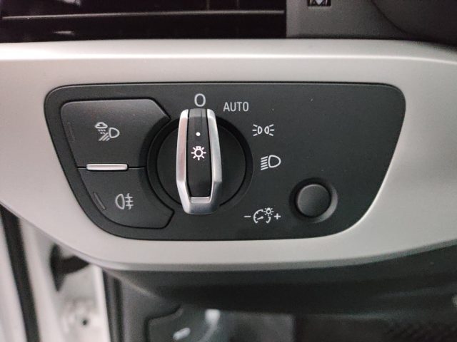 Audi A4 Avant 30 TDI/136 CV S tronic Business Advanced usato a PADERNO DUGNANO