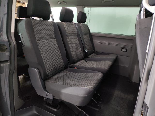 Volkswagen T6.1 CARAVELLE 2.0 TDI 110CV PC Trendline*PREZZO IVATO*, del 2021, 101.142 km, in vendita a Paderno Dugnano (MI)