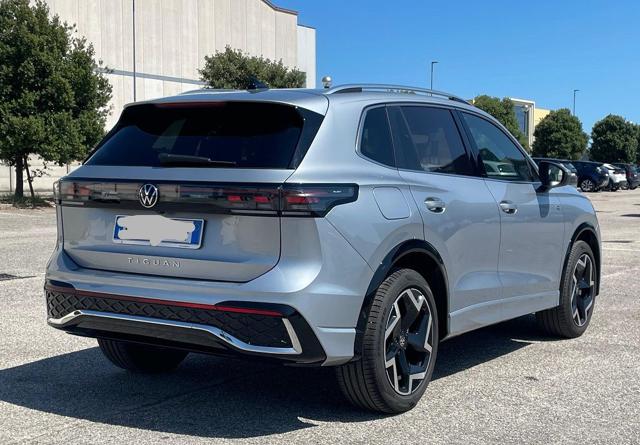 Volkswagen Tiguan 2.0 TDI 150 CV DSG R-Line SEMINUOVO - foto 4 di 22
