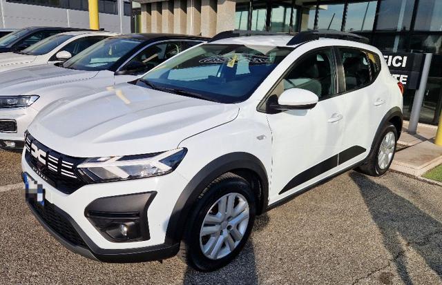 Dacia Sandero Stepway 1.0 TCe ECO-G Expression, del 2024, 52.000 km, in vendita a Fossombrone (PU)