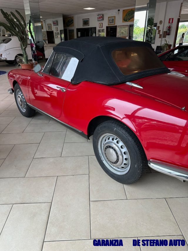 Alfa Romeo Spider 1.6 osso di seppa - foto 3 di 4
