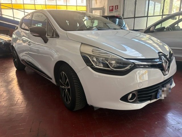 Renault Clio 1.2 75CV GPL 5 porte Wave - foto 2 di 4