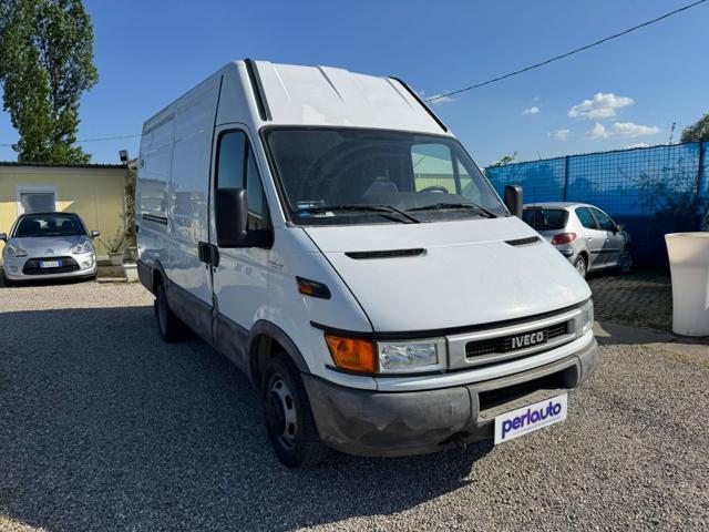 Iveco Daily 35C12 2.3 Hpi TDI PM-TA Furg. - foto 2 di 4