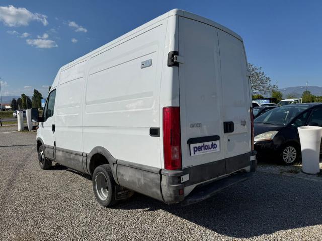 Iveco Daily 35C12 2.3 Hpi TDI PM-TA Furg. - foto 4 di 4