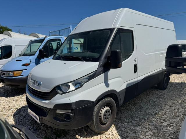 Iveco Daily 35S12V 2.3 HPT PM-SL-TM Furgone - foto 3 di 4