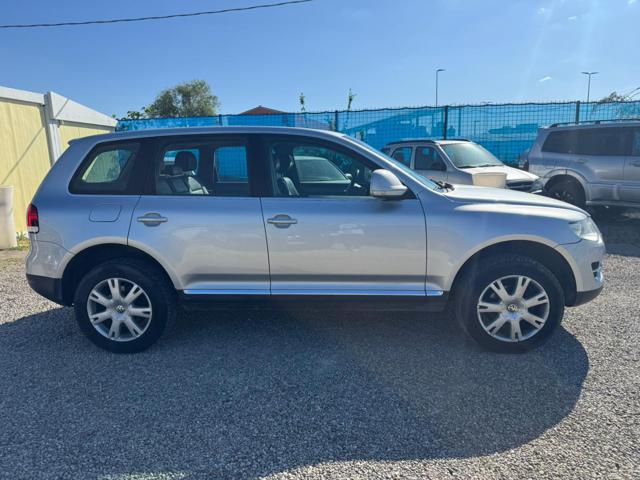 Volkswagen Touareg 2.5 R5 TDI DPF Exclusive - foto 4 di 4