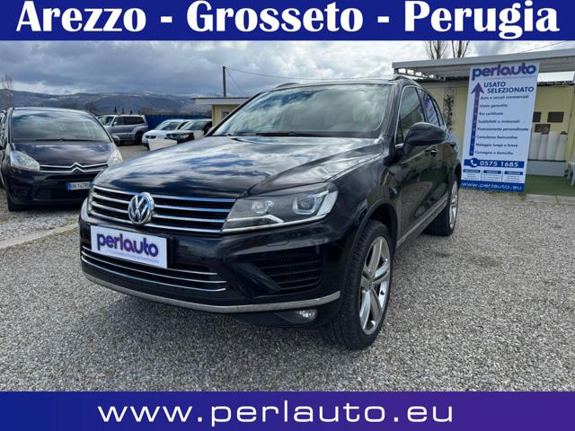 Volkswagen Touareg 3.0 TDI 262 CV tip. BMT Terrain Tech Executive usato a AREZZO