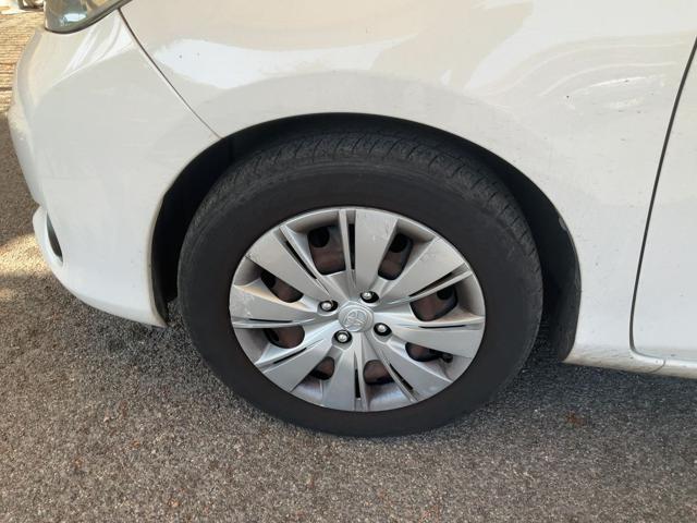 Toyota Yaris 1.0 5 porte Active - foto 4 di 4