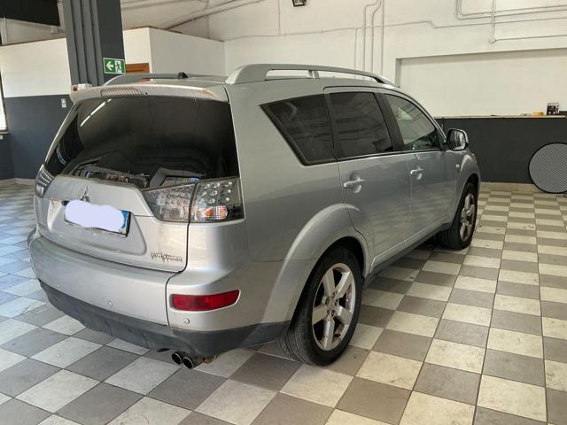 Mitsubishi Outlander 2.0 DI-D Intense - foto 4 di 4